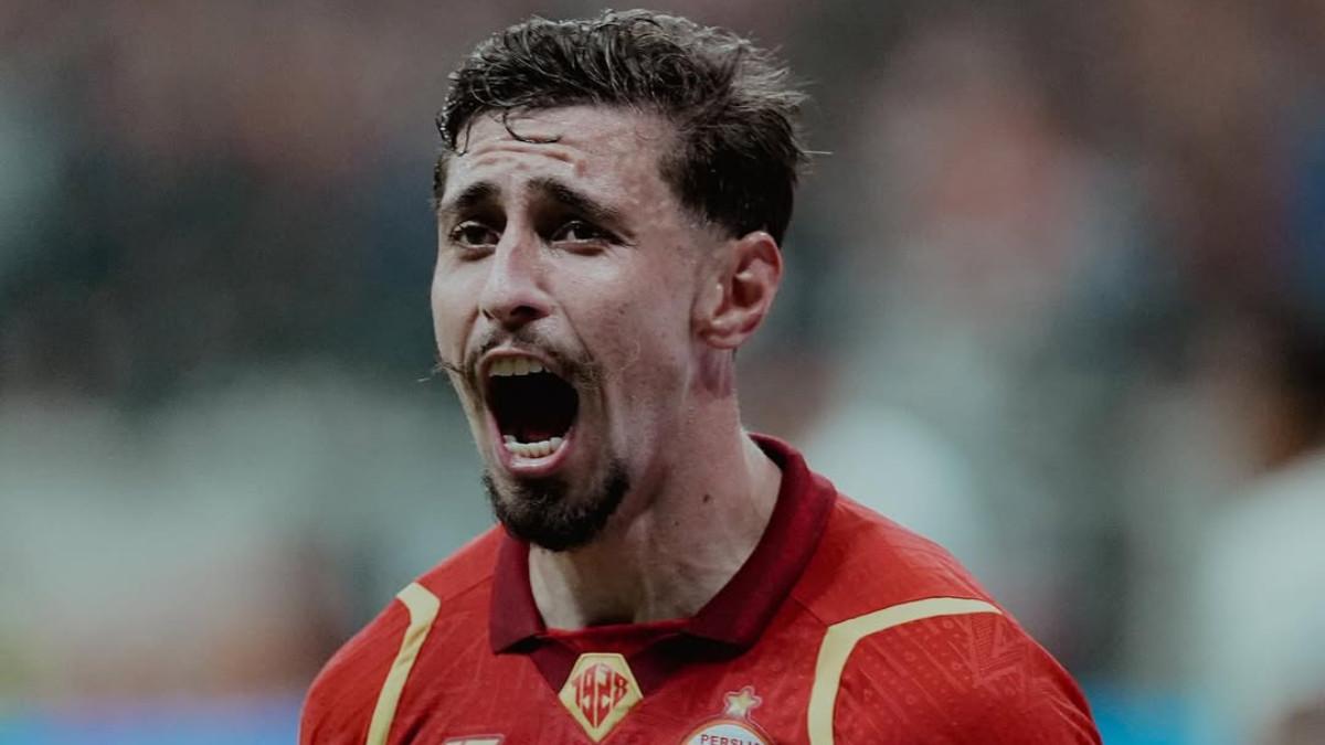 SOSOK GUSTAVO FRANCA - Potret pemain Persija Jakarta, Gustavo Franca saat lakukan selebrasi gol untuk Macan Kemayoran.