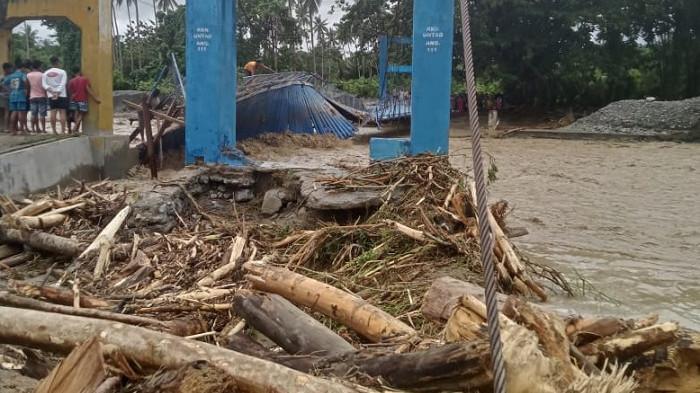 Dampak banjir melanda enam desa di Kecamatan Sindue, Kabupaten Donggala, Sulawesi Tengah, akibat hujan deras, Minggu (11/1/2026).