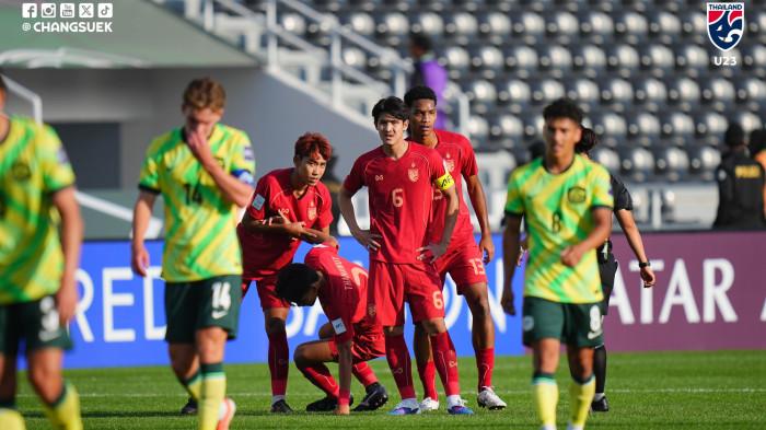 THAILAND TERTINGGAL - Ekspersi pemain Timnas Thailand U23 ketika tertinggal gol dari Australia U23 pada laga Grup D Piala Asia U23 2026 di Stadion Klub Al-Shabab, Arab Saudi, Kamis (8/1/2026) malam WIB. (Facebook Changsuek - 8/1/2026)