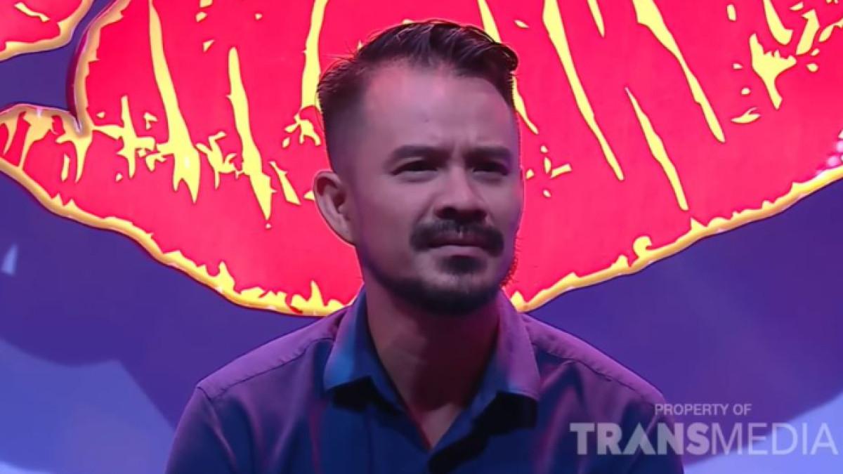 PENGAKUAN ROBY TREMONTI - Roby Tremonti masih kukuh mengaku pernah menikah dengan Aurelie Moeremans. Ia juga membantah melakukan KDRT.