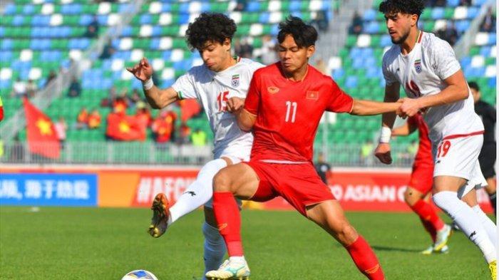 Momen pertandingan Vietnam vs Iran pada matchday terakhir Grup B Piala Asia U20 2023 di Stadion Istiqlol, Fergana, Uzbekistan, Selasa (7/3/2023) sore.