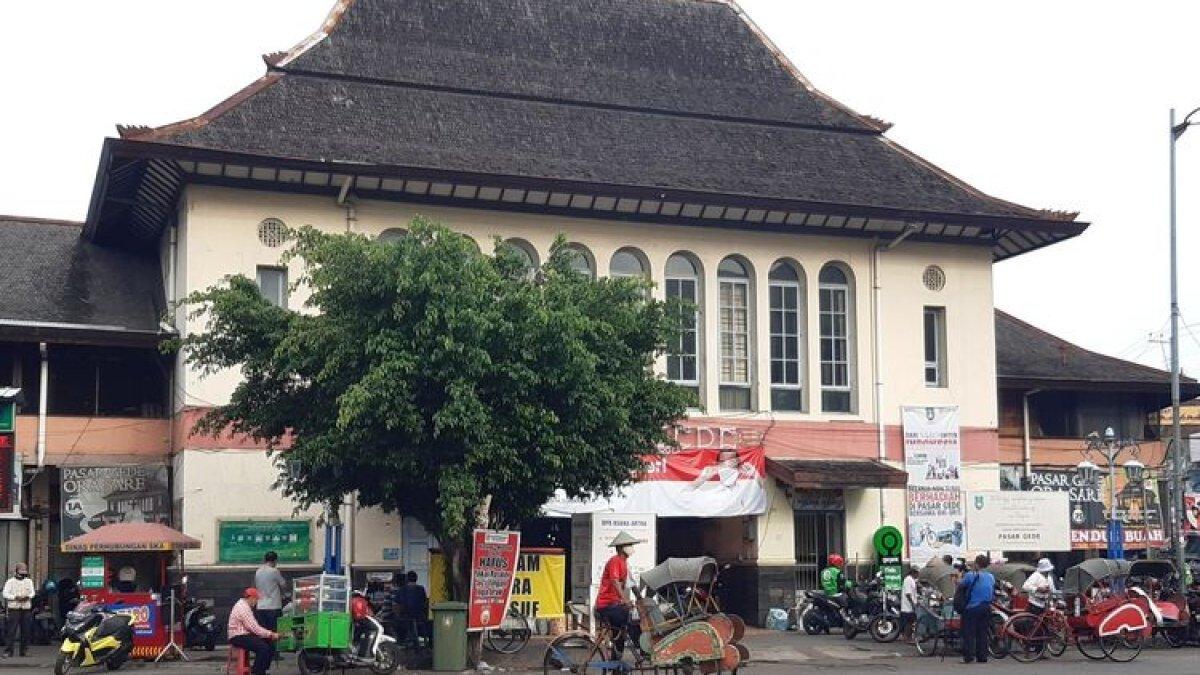 PUBLIC SPACE SOLO -  Suasana Pasar Gede, Solo