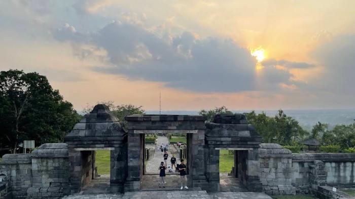sunset di candi ratu boko