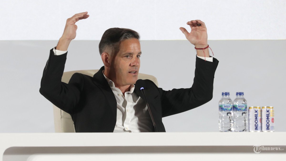 JOHN HERDMAN - Pelatih Timnas Indonesia John Herdman memberikan keterangan saat acara perkenalan Pelatih Baru Timnas Indonesia di Jakarta, Selasa (13/1/2026). PSSI secara resmi mengumukan dan memperkenalkan pelatih baru bagi Timnas Indonesia yaitu John Herdman untuk menggantikan Patrick Kluivert. TRIBUNNEWS/IRWAN RISMAWAN