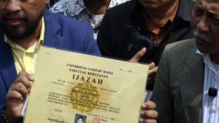SIDANG GUGATAN IJAZAH JOKOWI DI SOLO