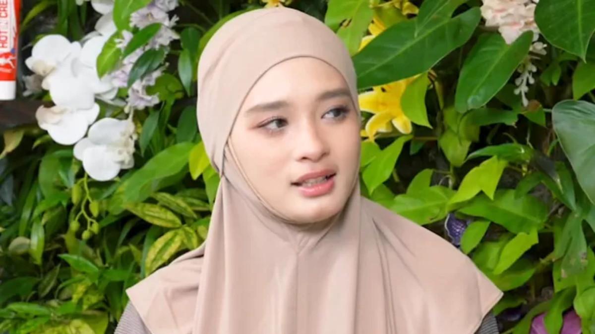 PENAMPILAN INARA RUSLI - Inara Rusli saat tampil di podcast YouTube Denny Sumargo.