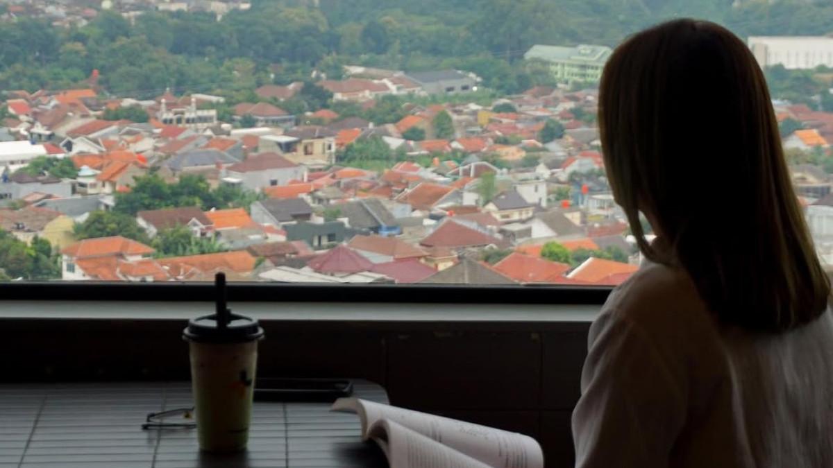 Ideologist Coffee and Social Space, satu kafe unik di Semarang yang menarik untuk dikunjungi.