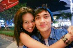 Kemesraan Giorgino Abraham dengan Aurelie Moeremans.