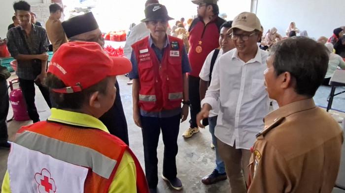 DISKUSI - Ketua DPRD Tala H Khairil Anwar dan rombongan berdiskusi dengan Kadinsos dan pengurus PMI