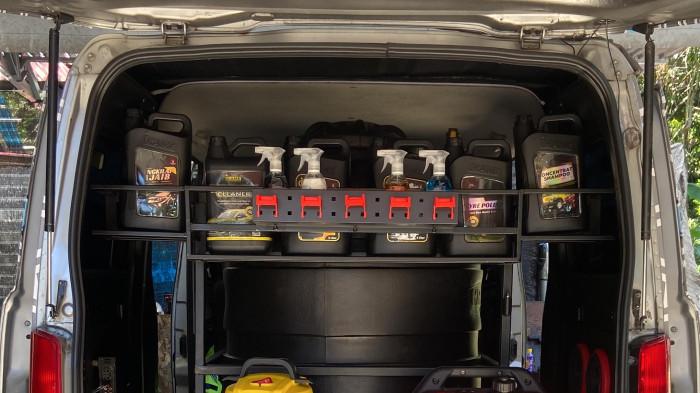 MOBIL - Mobil layanan Teratai Go Wash di Manado, Sulawesi Utara. Teratai Go Wash menerima panggilan cuci kendaraan di manapun customer berada.