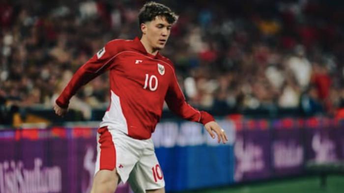 PELATIH BARU TIMNAS -  Striker andalan Timnas Indonesia, Ole Romeny menggiring bola di laga lanjutan Grup C Putaran Ketiga Kualifikasi Piala Dunia 2026 Zona Asia melawan tuan rumah Australia pada Kamis, (20/3/2025) di Alianz Stadium Sydney. Kini Ole Romeny bicara mengenai tekanan melatih Timnas Indonesia, mengingatkan pelatih baru prosesnya tidak akan mudah.