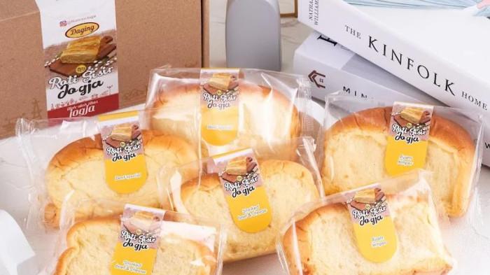 Roti Sisir khas Jogja by Delicia Bakery