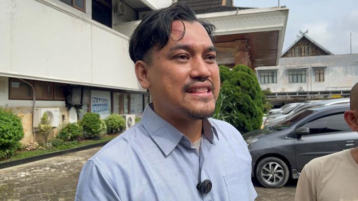 Agus Saputra.  Guru SMK Negeri 3 Tanjab Timur, yang dikeroyok siswanya.