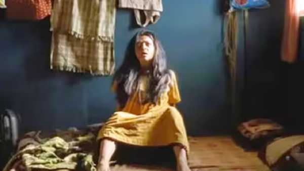 2019 साली प्रदर्शित झालेल्या 'द वेडिंग गेस्ट' या चित्रपटातून राधिका आप्टेने आंतरराष्ट्रीय स्तरावरही आपली ओळख अधिक मजबूत केली होती. या चित्रपटात तिचा वेगळा ग्लॅमरस आणि आत्मविश्वासाने भरलेला अवतार बघायला मिळाला. तुम्ही हा चित्रपट नेटफ्लिक्सवर पाहू शकता.