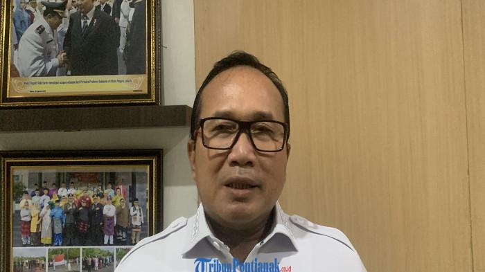 BERIKAN TANGGAPAN - Bupati Kubu Raya, Sujiwo saat diwawancarai di kantornya, Rabu 14 Januari 2026. Tegas sampaikan keseriusannya mengenai permasalahan oknum ASN yang diduga terlibat narkoba.