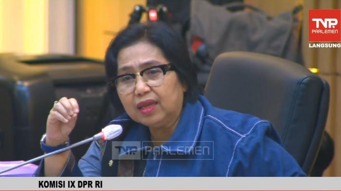 Anggota Komisi IX DPR RI Irma Chaniago  dalam rapat kerja dengan BGN hingga Menkes di gedung DPR RI, Senayan, Jakarta Pusat, Rabu (1/10/2025).