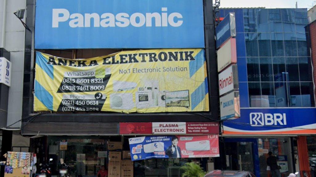 Foto Toko Aneka Elektronik Jl. Boulevard Raya No.29, RT.5/RW.18, Kelapa Gading Timur, Kecamatan Kelapa Gading, Jakarta Utara, Daerah Khusus Ibukota Jakarta 14240, yang diambil Google Maps pada Mei 2025.