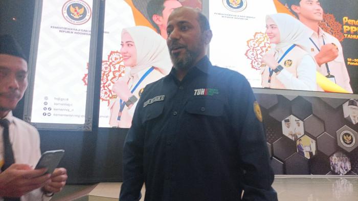 PEMBAGIAN KARTU NUSUK - Staf Teknis Urusan Haji KJRI Jeddah, Hasyim Hilaby saat memberikan keterangan dalam kegiatan oendidikan dan pelatihan (diklat) Petugas Penyelenggara Ibadah Haji (PPIH) Arab Saudi 1447 H/2026. Jelang penyelenggaraan ibadah haji 2026, KJRI Jeddah menyebut, Kartu Nusuk akan dibagikan kepada jemaah sejak masih berada di Indonesia.