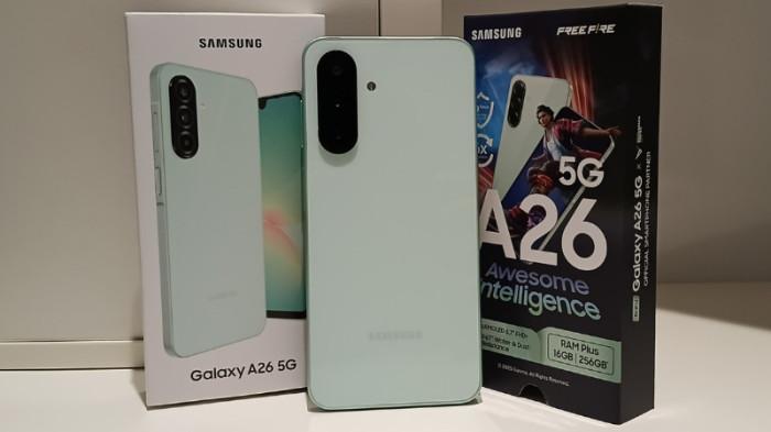 GALAXY A26 5G - Samsung Galaxy A26 5G varian Mint dan kotak kemasannya.