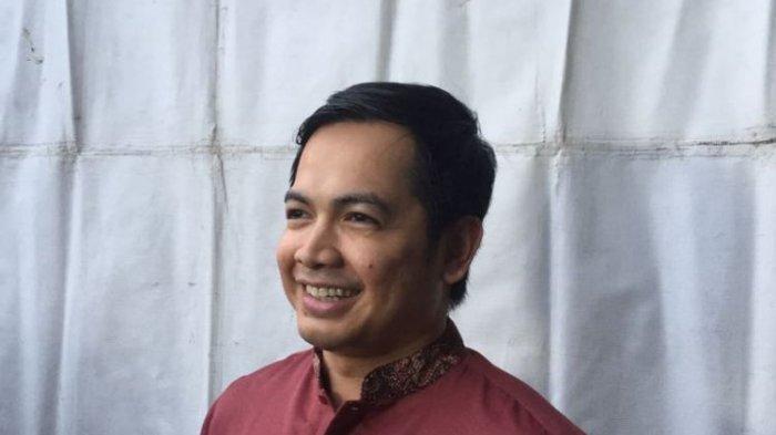 Tommy Kurniawan berpose dalam sebuah acara di Lapangan Blok S, Kebayoran Baru, Jakarta Selatan, Sabtu (26/5/2018).