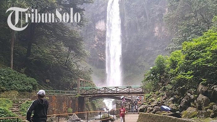 Penampakan Taman Wisata Alam (TWA) Grojogan Sewu di Kecamatan Tawangmangu, Kabupaten Karanganyar.