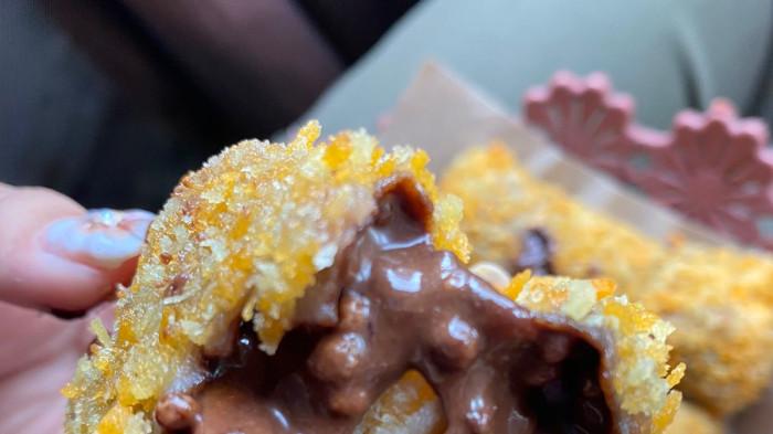 RISOL - Risol choco crunchy Risolbyfloo. Produk ini dijual di Manado dan Minahasa.