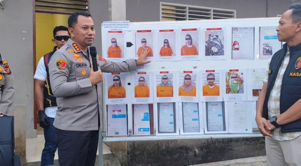 Kapolrestabes Medan, Kombes Pol Jean Calvijn saat konferensi pers perdagangan bayi di tempat kejadian perkara, Medan, Kamis (15/1/2026). Foto: Amar Marpaung/kumparan