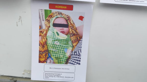 Bayi yang menjadi korban perdagangan oleh orang tuanya dalam konferensi pers perdagangan bayi di tempat kejadian perkara, Medan, Kamis (15/1/2026). Foto: Amar Marpaung/kumparan