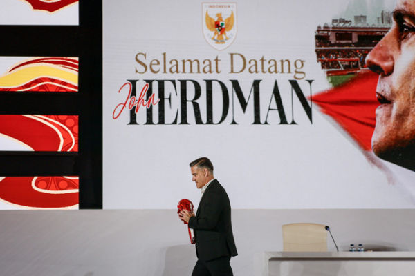 Pelatih Timnas Indonesia, John Herdman saat mengikuti acara perkenalan pelatih baru Timnas Indonesia di Jakarta, Selasa (13/1/2026). Foto: Dhemas Reviyanto/ANTARA FOTO