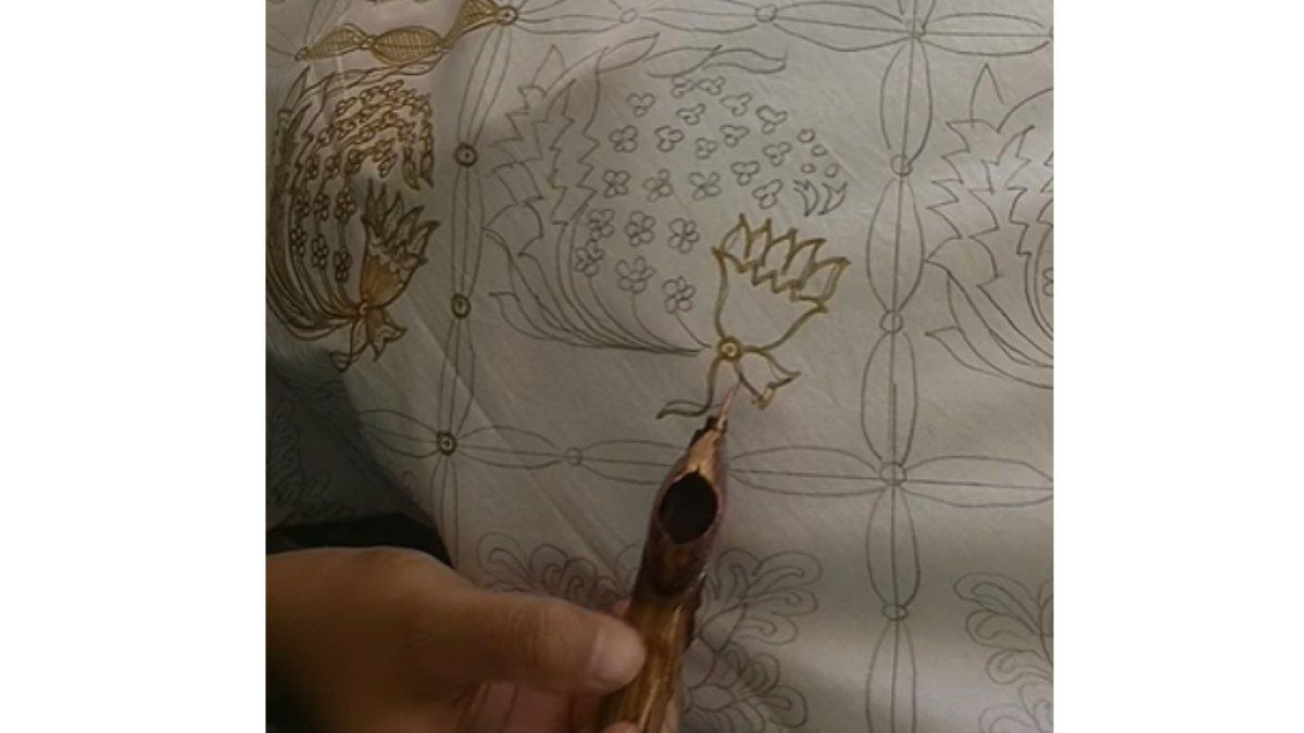 Proses Membatik di Batik Tresno Dharma dengan Proses yang Masih Asli.
