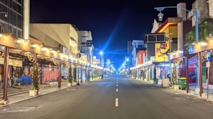 KORIDOR GATSU - Jalan Gatot Subroto, yang telah disulap oleh Pemkot Solo. Kini Koridor Gatsu-Ngarsopuro itu jadi kawasan intagramable bagi wisatawan.