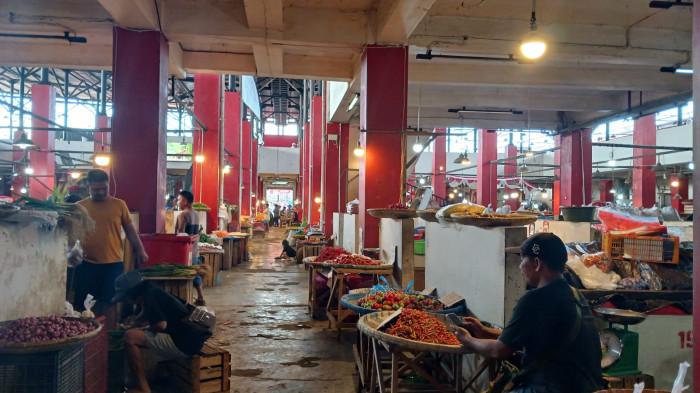 PASAR BERSEHATI - Suasana Pasar Bersehati, Manado, Sulawesi Utara, Kamis (15/1/2026) siang. Berikut daftar harga bahan pangan hari ini.