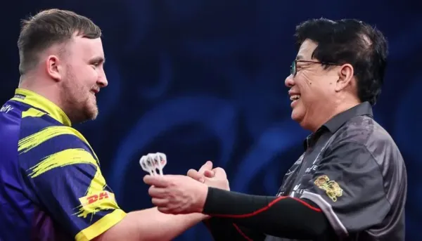 Littler moves to quarter finals after clinching 6-1 victory at the 2026 Bahrain Darts Masters