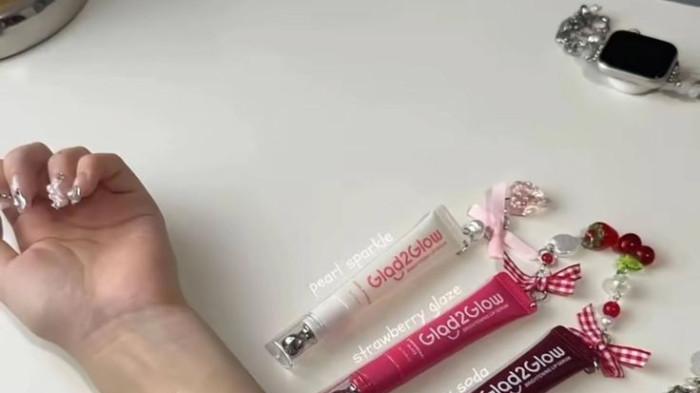 Glad2Glow Brightening Lip Serum