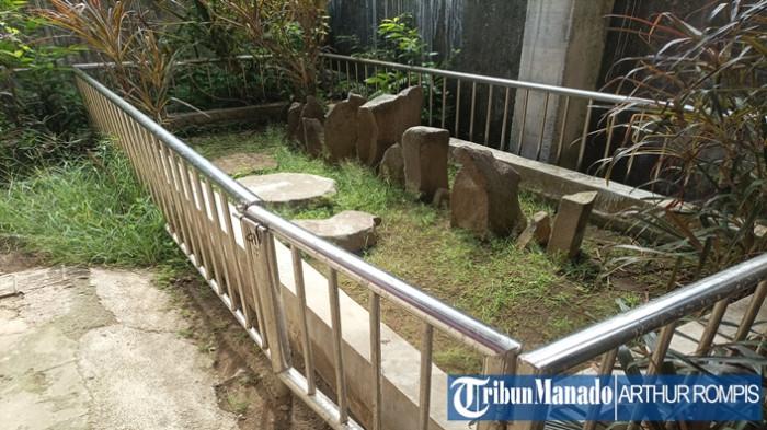 OBJEK WISATA - Watu Sumanti dikenal sebagai batu keramat. Konon bisa menggandakan diri. Sejarah Manado lekat dengan tempat ini.