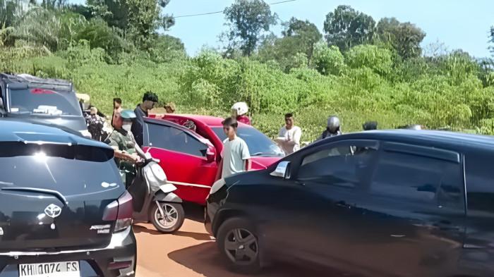 DI AMANKAN - Terduka pelaku tabrak lagi setelah berhasil di amankan pada pukul 10.15 WIB, mobil tersebut terdeteksi melintas di wilayah Desa Pundu.