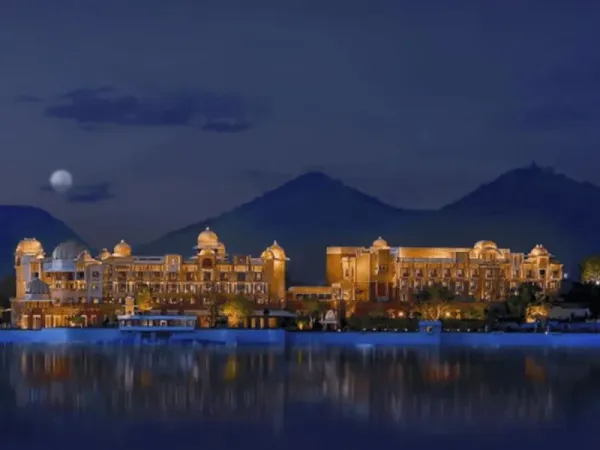 Entry into the room through master key… hotel cost Rs 10 lakh