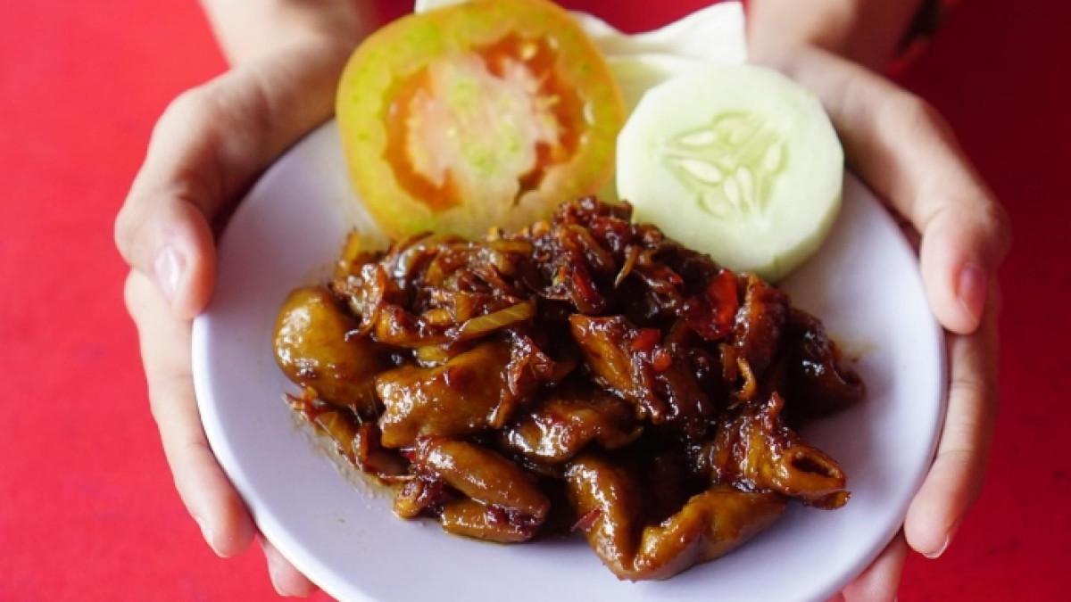 Menu gongso di Warung Gongso Pusat Laweyan Solo, Jawa Tengah.