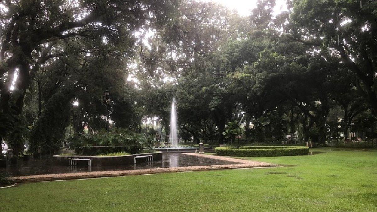 Taman Suropati, satu tempat jogging di Jakarta Pusat yang cocok untuk kamu yang ingin olahraga setelah jam kerja.