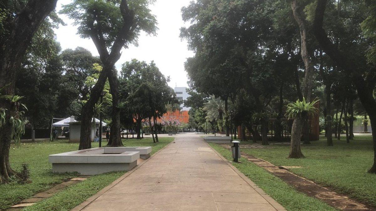Lapangan Banteng, satu tempat jogging di Jakarta Pusat yang cocok untuk kamu yang ingin olahraga setelah jam kerja.