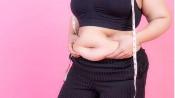 Ilustrasi seseorang ibu yang perutnya buncit setelah melahirkan, berikut cara mengecilkannya