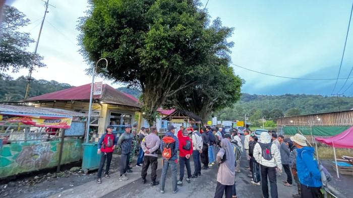 HILANG - Suasana di pintu masuk TWA Bukit Kaba pada Senin (19/1/2026) pagi. Tim gabungan memulai pencarian seorang pendaki asal Lebong yang dinyatakan hilang.