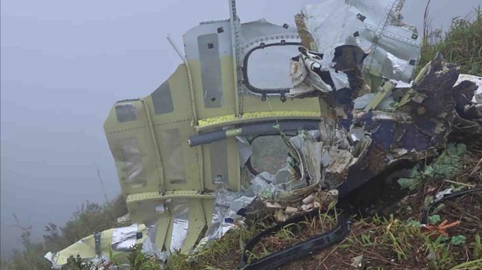 KORBAN DITEMUKAN: Satu dari 10 korban penumpang pesawat ATR 42-500 milik Indonesia Air Transport (IAT)   ditemukan Tim SAR gabungan, Minggu (18/1/2026).