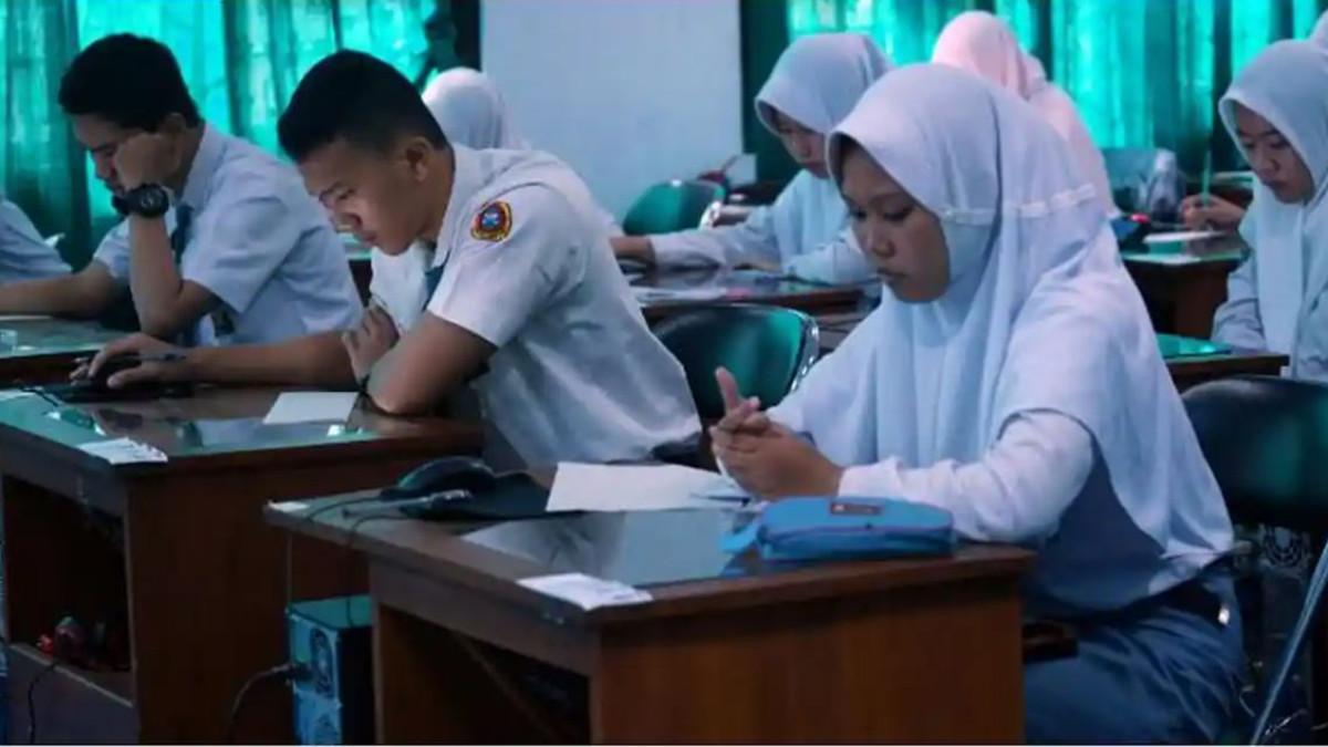 KUNCI JAWABAN IPS - Tahapan PPDB Jateng 2023 SMA jalur zonasi dimulai pada Senin (12/6/2023) hari ini. Ini syarat dokumen, cara pendaftaran, dan cek daya tampung. 