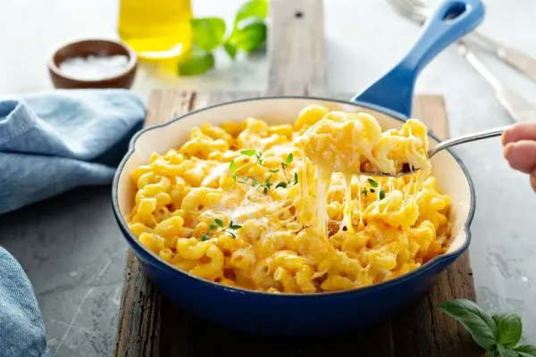 Ilustrasi mac and cheese