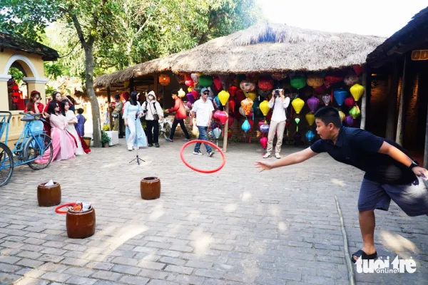 Đi lễ hội Tết xưa Nha Trang, tìm về miền ký ức cũ - Ảnh 7.