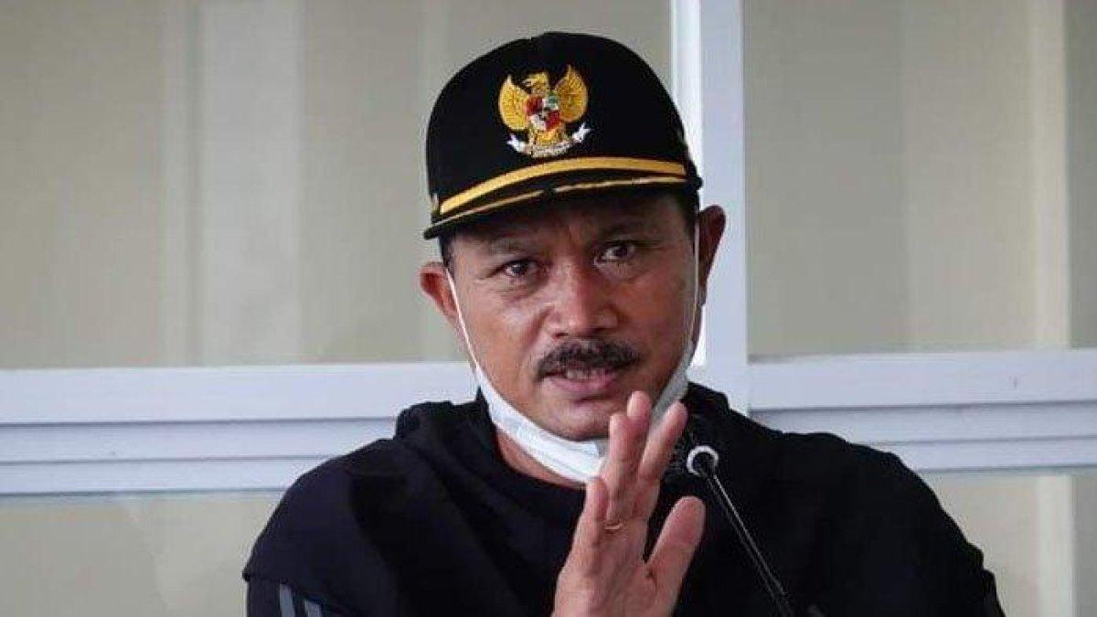 SOSOK WALI KOTA - Wali Kota Madiun Maidi siap meminjamkan 2 mobil pribadi, 2 mobil dinas dan rumah dinas untuk keperluan pernikahan warganya. Berikut profil dan biodatanya.