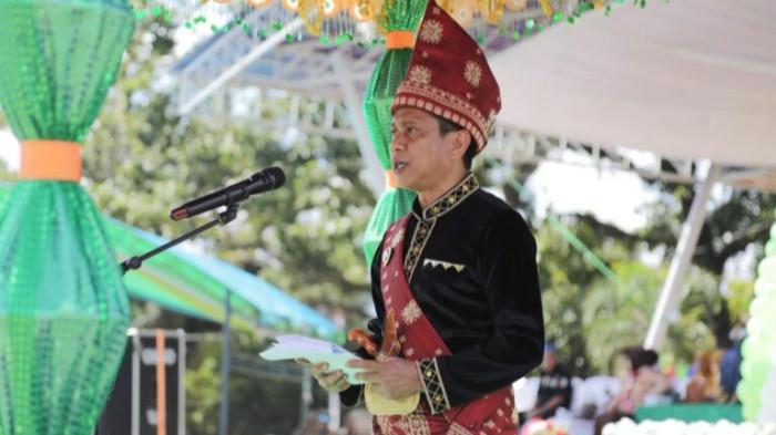 Suasana semangat dan kebanggaan terasa kuat di Lapangan Boki Hontinimbang