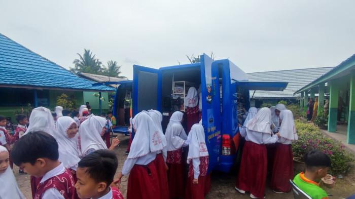 Para murid SDN Kayu Bawang 1 Kabupaten Banjar antusias 2