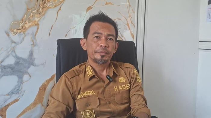 Kepala Desa Lubuk Pabrik, Kecamatan Lubuk, Kabupaten Bangka Tengah Budi Chandra saat ditemui Bangkapos.com di ruang kerjanya, Selasa (20/1/2026).